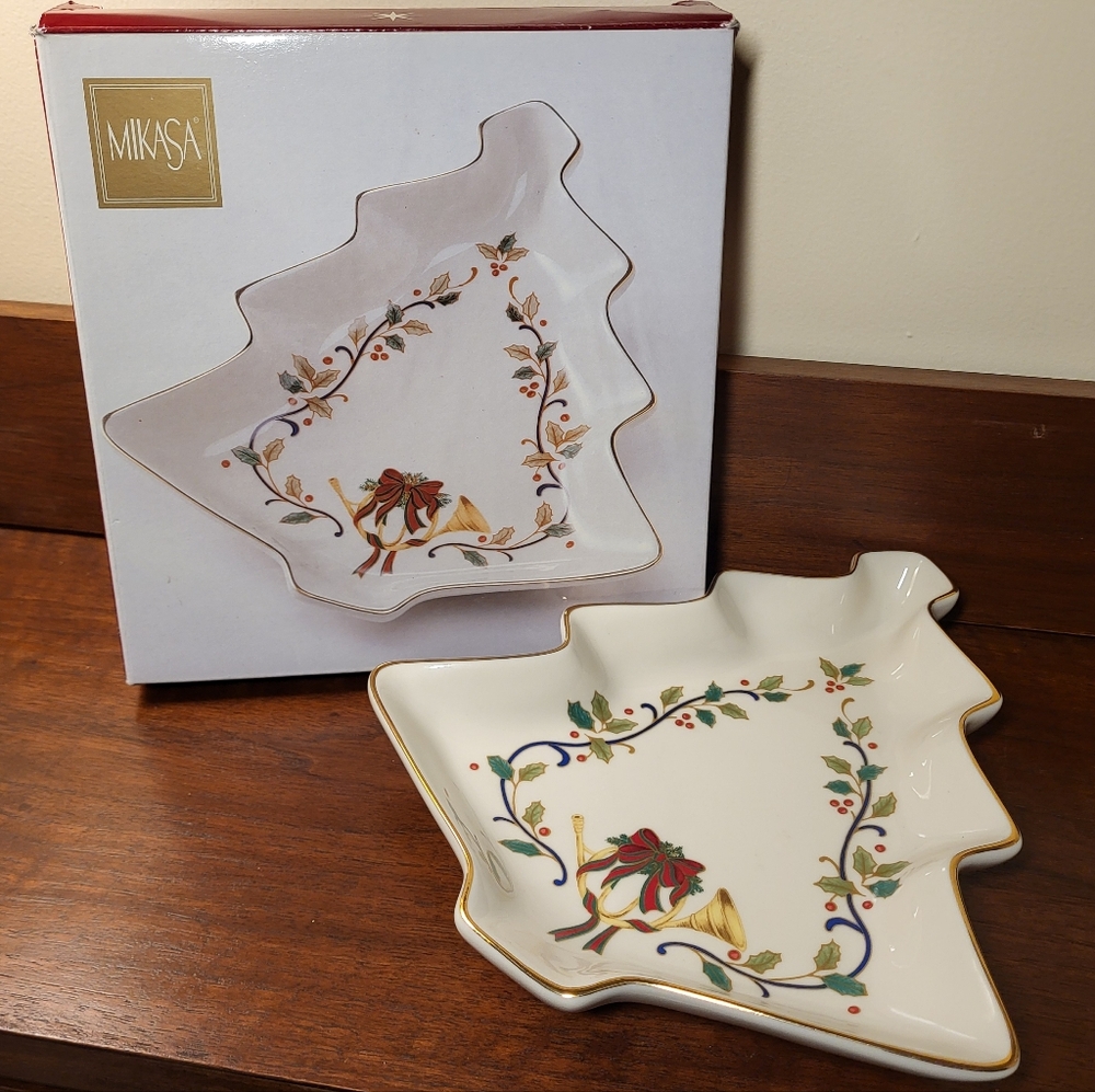 Mikasa "Holiday Elegance" Porcelain Tree-Shaped Candy Dish With Gold Trim